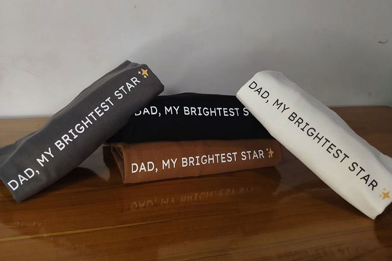 ကာကာတို့အားလုံးအတွက် I Miss My Dad ဆိုတဲ့ T-shirt Design လေးနဲ့မိတ်ဆက်ပေးချင်ပါတယ်